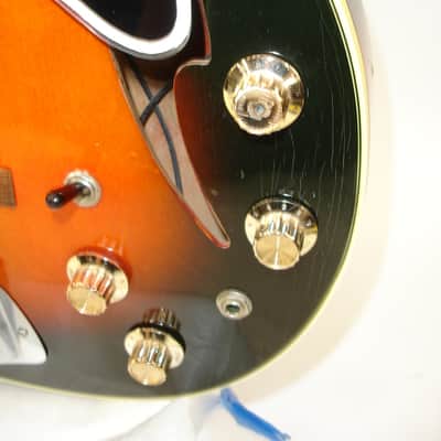 Vintage 1968 Custom Kraft Bone Buzzer 4-String Hollow-Body Electric Bass Guitar, Sunburst w/ Case image 7