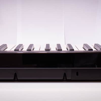Line 6 Mobile Keys 25 MIDI Keyboard Controller Black image 3