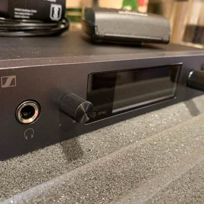 Sennheiser EW IEM G4 Wireless In-ear Monitoring System - G Band image 2