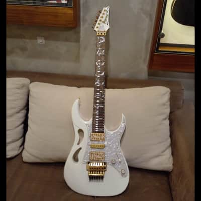 Ibanez PIA3761 Steve Vai Signature 2020 - 2021 - Stallion White image 4