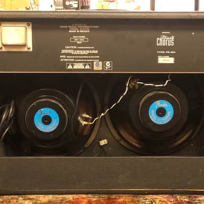 Fender Ultimate Chorus 2-Channel 2 x 65-Watt 2x12" Stereo Solid State Guitar Combo 1995 - 2001 image 5