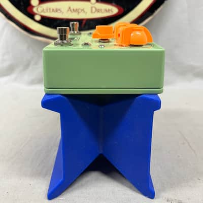 Analog Noir Dual MkI mk1 v1 Tone Bender Rangemaster Treble Booster Pedal with Box - Pastel Green with Neon Orange Knobs image 4