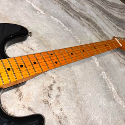 Fender Stratocaster 2018 - Black image 4