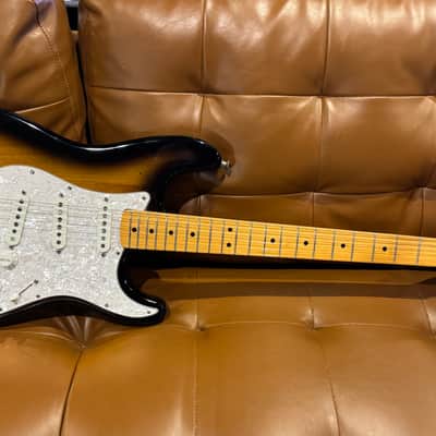 Fender American Vintage '57 Reissue Stratocaster 1989 2-Tone Sunburst image 1