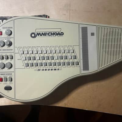 Suzuki OM-84 Omnichord 1984 - Ivory image 3