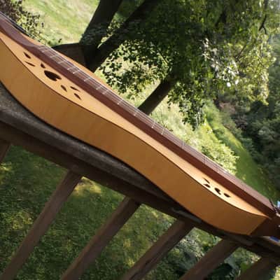 Cripple Creek Vintage Dulcimer from Manitou Springs Colorado Nice Deep body Rich full sound Pretty Hearts and vine motif FREE SHIPPING image 4