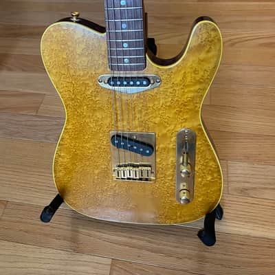 Telecaster with Fender Telecaster Staggered Tuning Machines - Birdseye Maple Telecaster 2000's - gloss image 2
