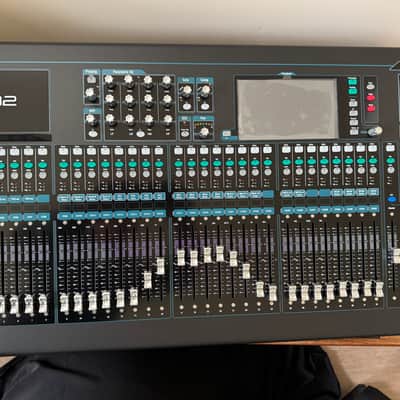 Allen & Heath QU-32C Chrome Edition 32-Channel Digital Mixer 2010s - Black image 2