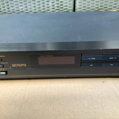 Nakamichi  ST 7E AM/FM STEREO TUNER image 3