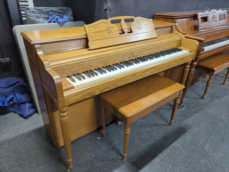 Wurlitzer 36" piano SN 1658839 90s - Oak image 1