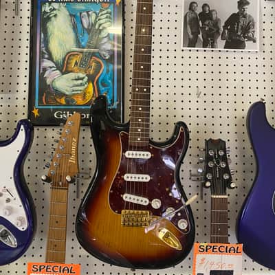 Fender Deluxe Roadhouse Stratocaster | Reverb