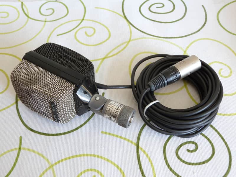 AKG D12 Cardioid Dynamic Microphone | Reverb UK