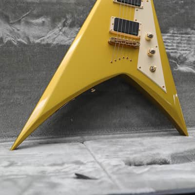 ESP LTD KH-V Metallic Gold Kirk Hammett Signature image 10