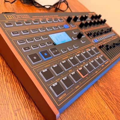 Behringer LM Drum Hybrid 8/12-Bit Sampling Drum Machine 2025 image 2