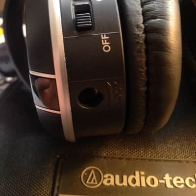Audio technica ATH-ANC27 Quiet Point Active Noise-Cancelling headphones black image 4