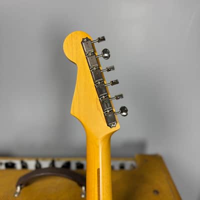Fender JV Modified 50s Stratocaster 2022 - Two-Tone Sunburst image 6