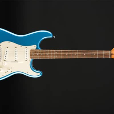 Squier Classic Vibe '60s Stratocaster, Laurel in Lake Placid Blue image 4