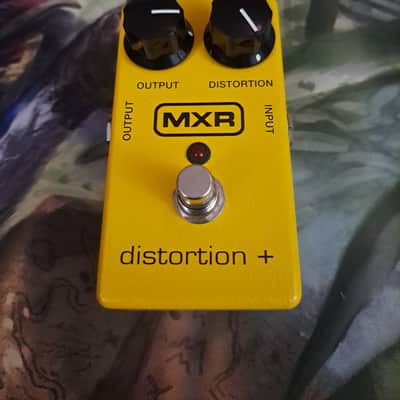 MXR M104 Distortion + 1995 - Present - Yellow image 2