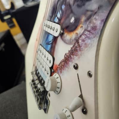 Fender Standard HSS Stratocaster with Rosewood Fretboard 1999 - 2005 - Arctic White image 9