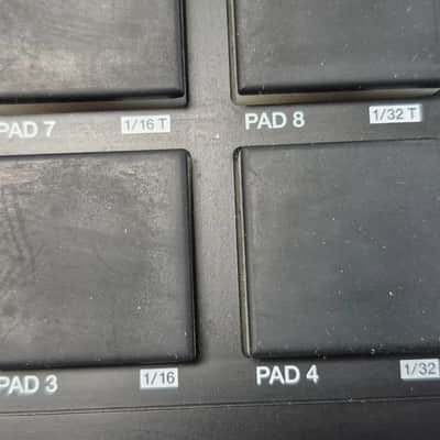 Akai MPD218 2015 - Present - Black image 4