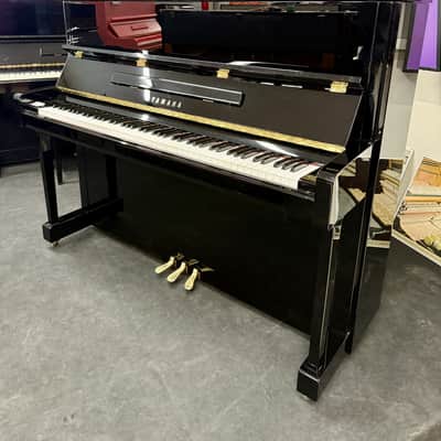PIANOFORTE VERTICALE YAMAHA MOD. B3 PE NERO LUCIDO image 1