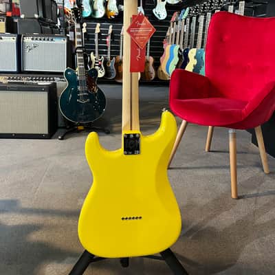 Fender Limited Edition Tom DeLonge Signature Stratocaster - Graffiti Yellow Bild 2