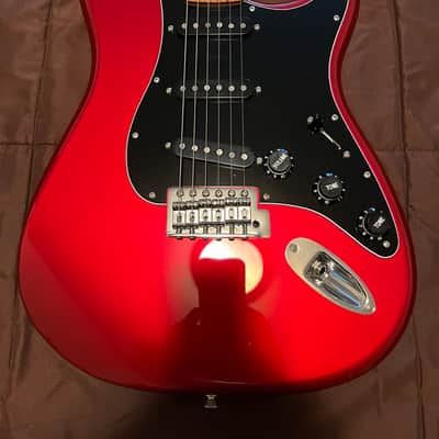 Fender Stratocaster 2017 - Candy Apple Red image 4