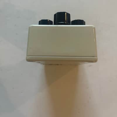 MXR Dunlop M-66 Classic Overdrive White Guitar Effect Pedal image 5