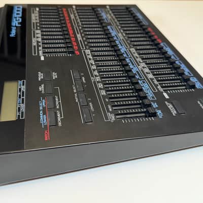 Roland PG-1000 Linear Synthesizer Programmer 1987 - 1990 - Black - Includes ready to install Ver 3.0 Eprom chip image 5