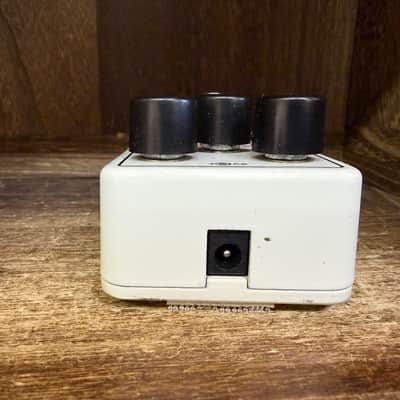 Electro-Harmonix Nano Big Muff Pi Distortion / Sustainer 2013 - Present - White / Black / Red image 8
