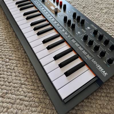 MINT Arturia MiniFreak 37-Key 6-Voice Polyphonic Hybrid Synthesizer image 2