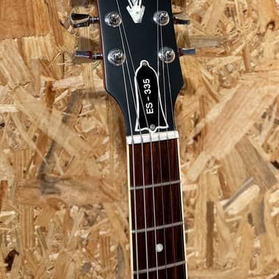 Pre Owned Gibson 2012 Memphis Custom Shop LTD ES-335 P90 - Satin Cherry, Gloss Top Inc. Case image 2