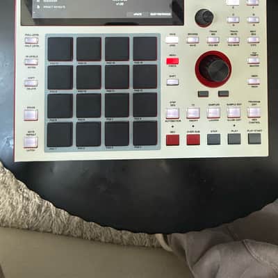 Akai MPC One+ Portable Bundle – Retro Skin + XT Power Battery image 2