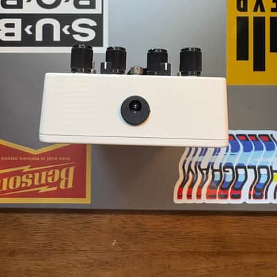 KMA Audio Machines Dead Stag Discrete Fuzz / Distortion 2016 - 2021 - White image 5