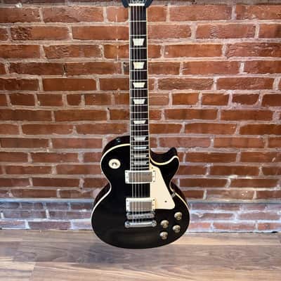Gibson 2005 Les Paul Standard Ebony with hard case image 2