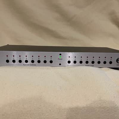 RJM RG-16 - Silver Rack Loop and Function Switcher image 1