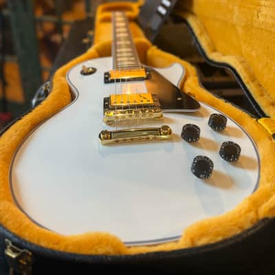 Gibson Les Paul Custom Shop Electric Guitar Alpine White W Case & COA image 21
