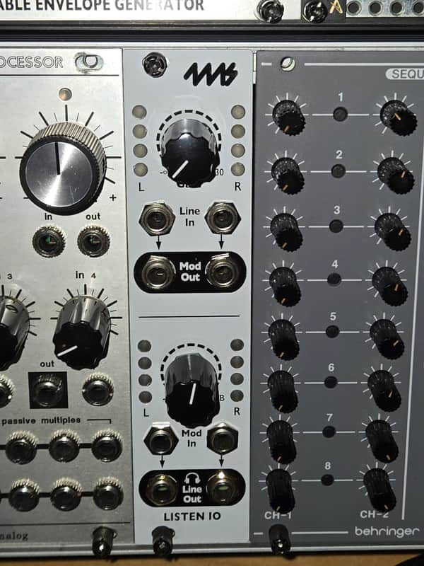 4MS Listen IO input output module