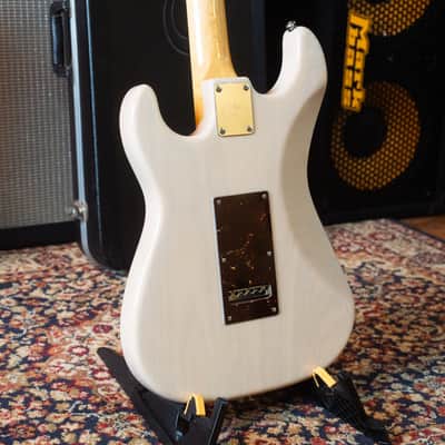 G&L Legacy 2022 - White Blonde W/ OHSC Excellent Condition image 9