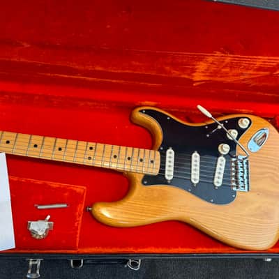 Fender Stratocaster with 3-Bolt Neck, Maple Fretboard 1975 - Natural image 19