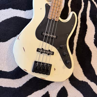 Schecter Nikki Sixx Signature J-4 Sixx 2020 - Present - Worn Ivory image 2