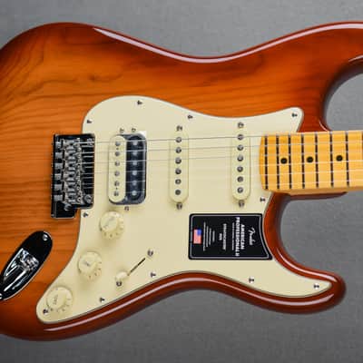 American Professional II Stratocaster HSS – Sienna Sunburst w/Maple image 1