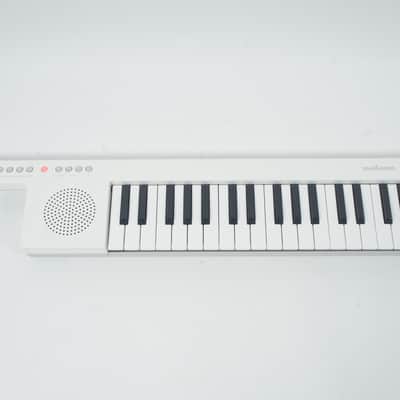 YAMAHA SHS-300 White USB Shoulder Keyboard Keytar Built-in Speaker MINT image 2