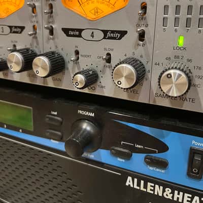 Universal Audio 4-710d 4-Channel Microphone Preamp 2010 - Present - SIlver image 3