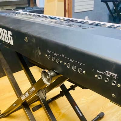 KORG SG PRO X WEIGHTED 88 KEY STAGE PIANO/ CONTROLLER W/ STAND (USED) image 3