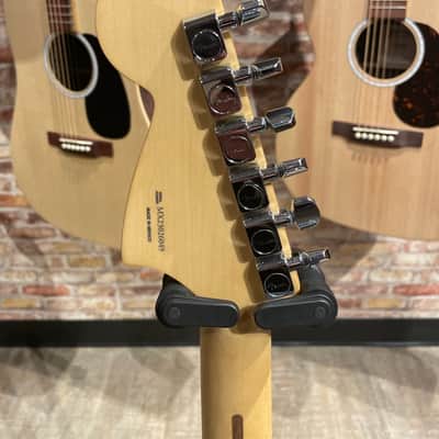 Fender Player Jaguar - Candy Apple Red image 8