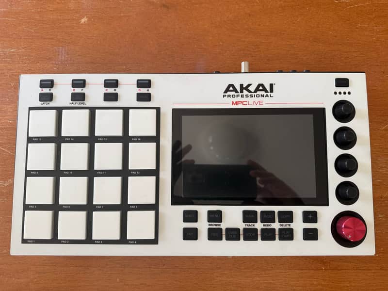 Akai MPC Live Standalone Sampler / Sequencer 2017 - 2020 - Black image 1