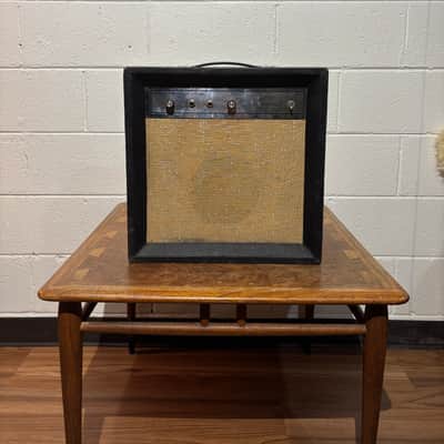 Silvertone Model 1459 3-Watt 1x8 Guitar Combo 1960 - Black image 1