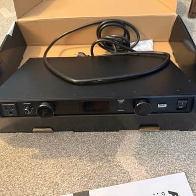 Furman PL-PLUS DMC Power Conditioner with Voltmeter/Ammeter 2010s - Black image 3