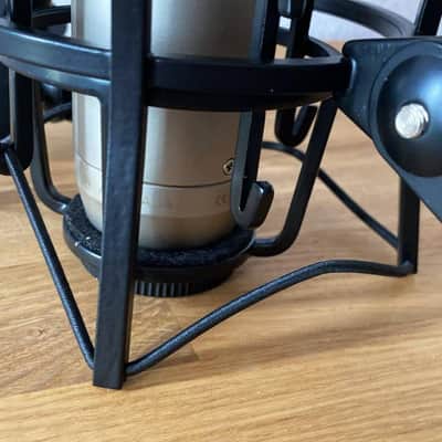RØDE NT1-A Large-Diaphragm Condenser Microphone with Shock Mount & Pop Filter – Excellent Condition image 7